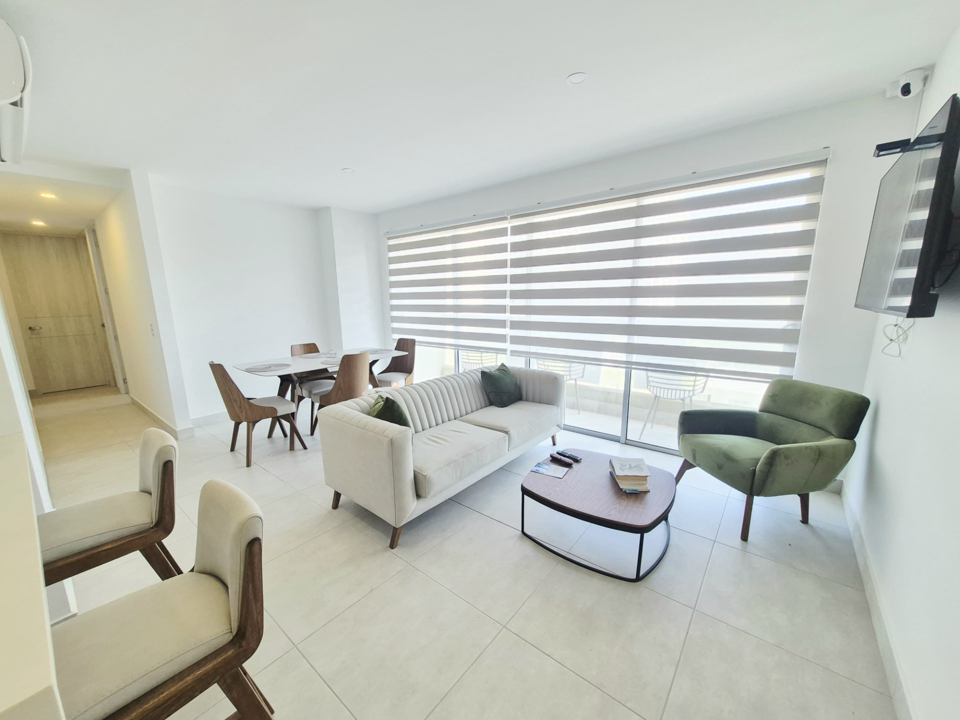 Sala comedor del apartamento en River Palms